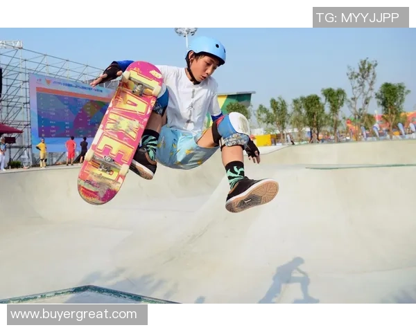 西安滑板队勇闯极限运动世界杯展现逆袭精神与团队风采